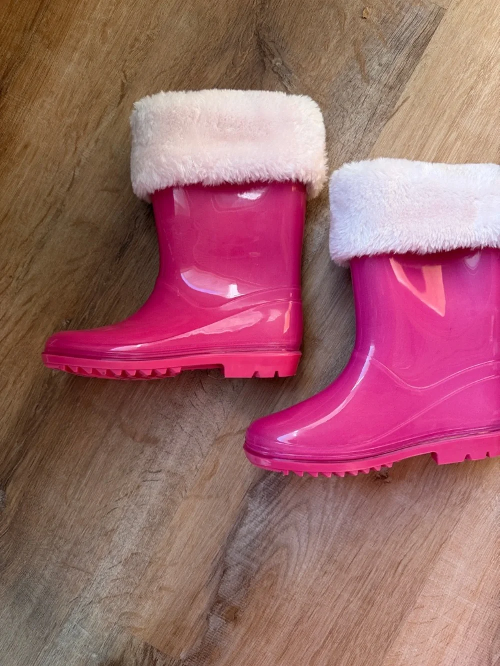 NWOT Carters Waterproof Pink Rain Boots with Soft Faux-Fur size toddler 12